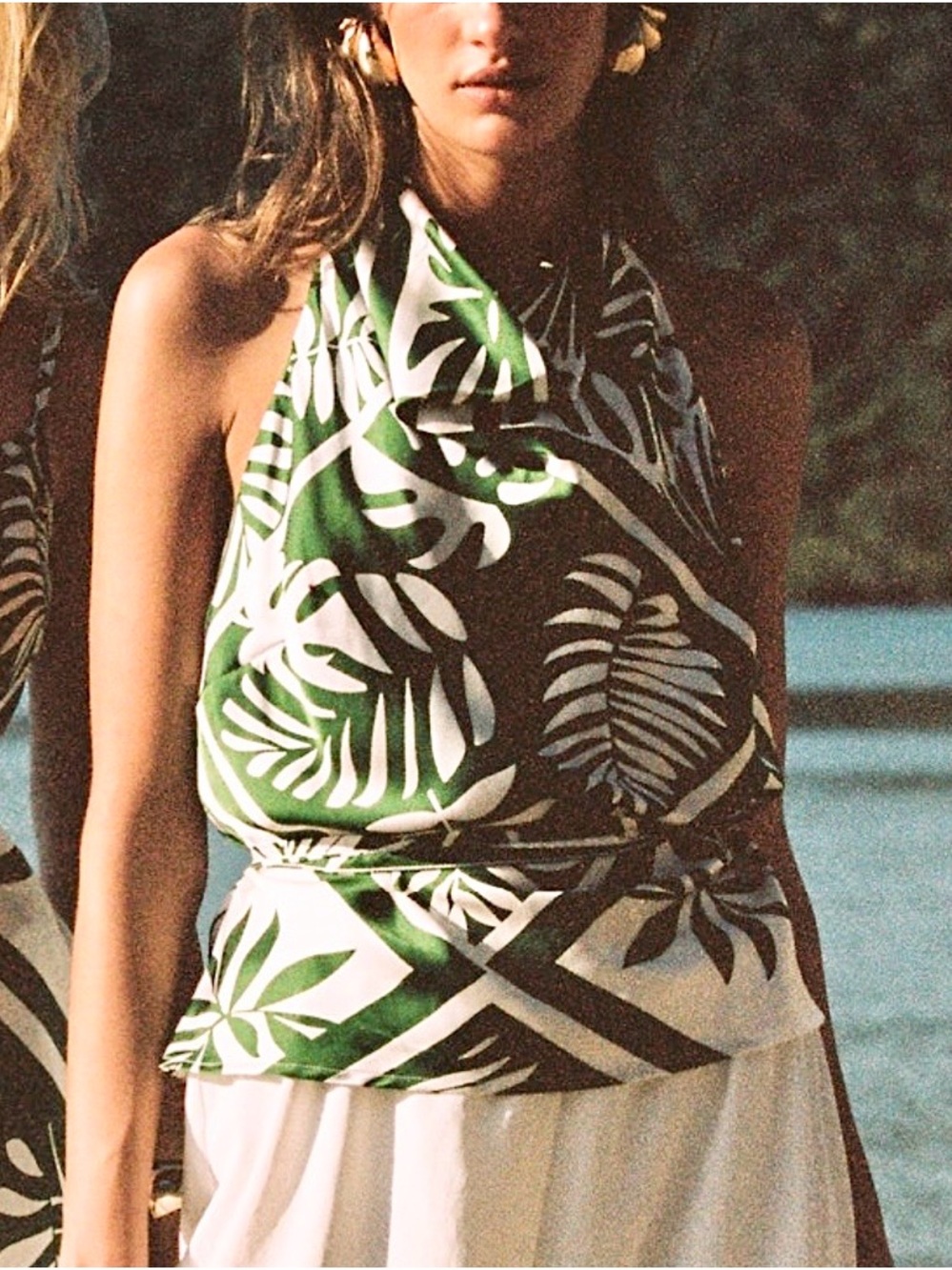 🆕- Kookaï Taormina 100% Silk Halter Top Green & White Tropical Leaf. Size: 6 - Picture 3 of 10